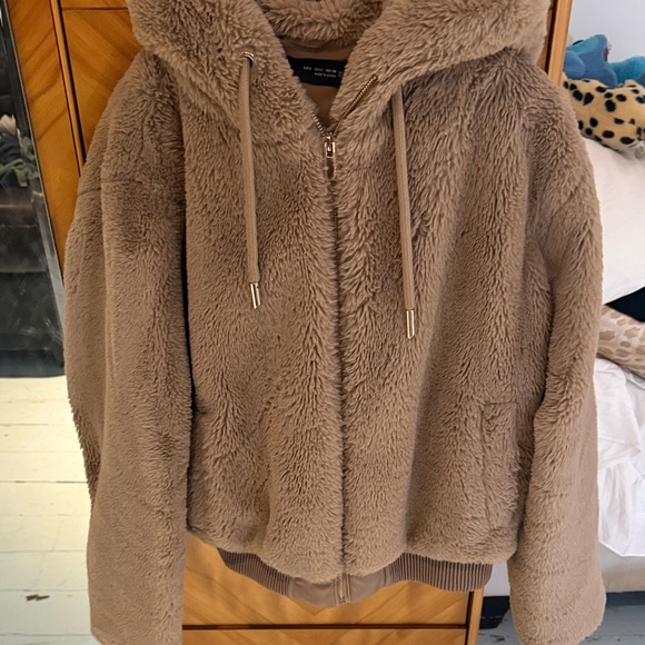 Zara Women's Cozy Tan Teddy Jacket - Picture 1 of 2